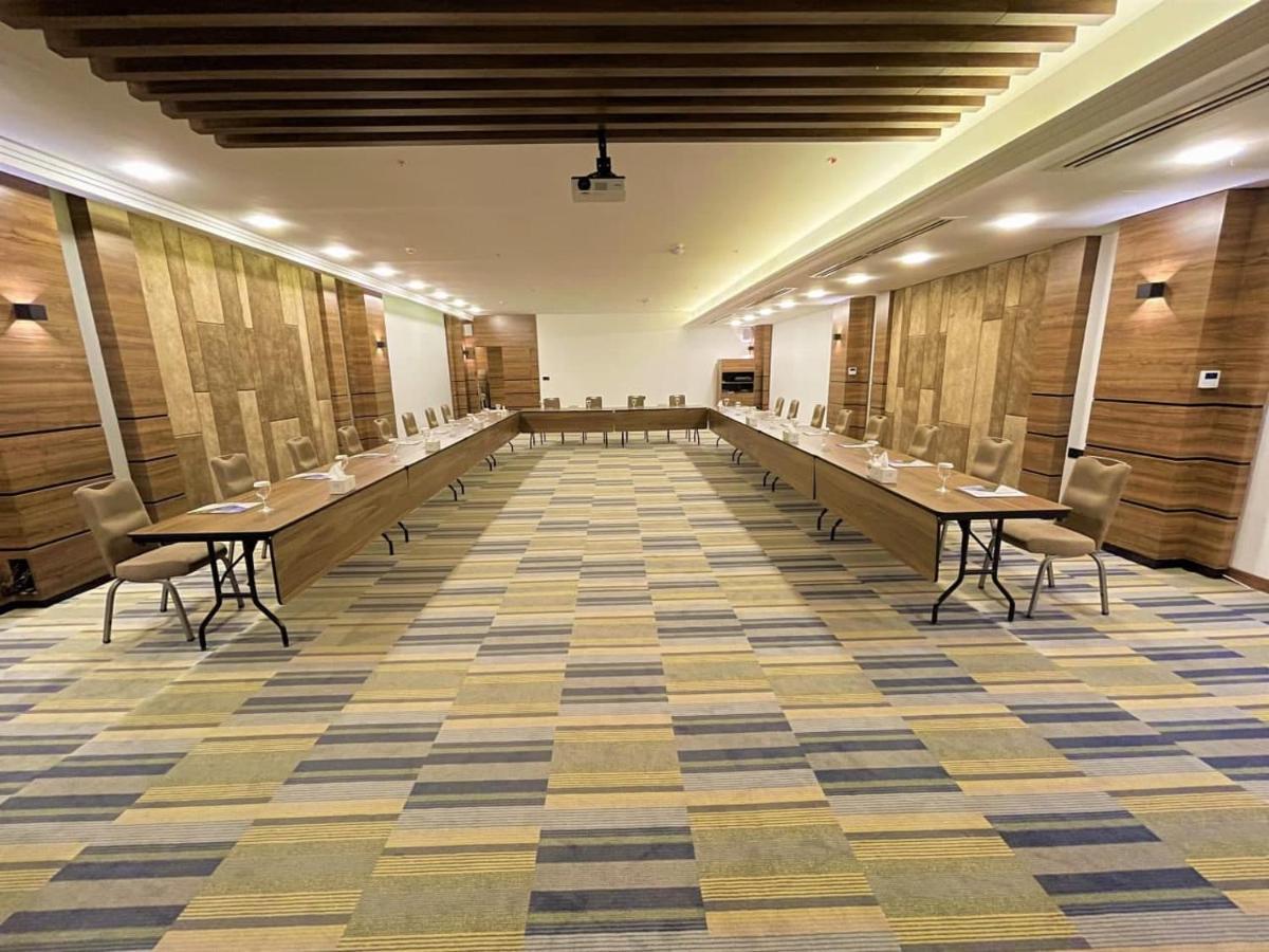 Van Royal Hotel Erbil Ngoại thất bức ảnh