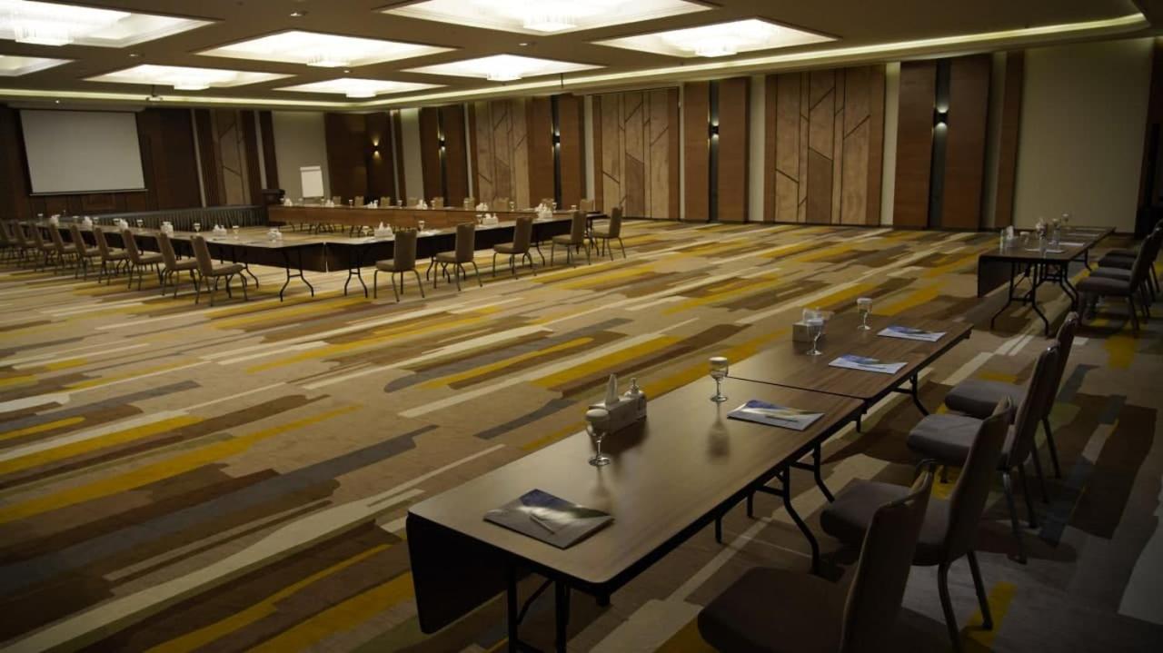 Van Royal Hotel Erbil Ngoại thất bức ảnh